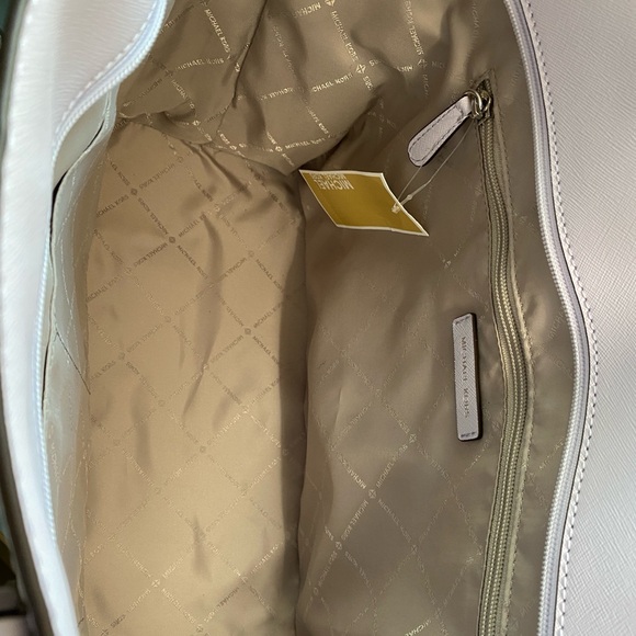 Michael Kors Gilly XL Drawstring Tote Saffiano Leather in Lavender Mist Color - Picture 10 of 12